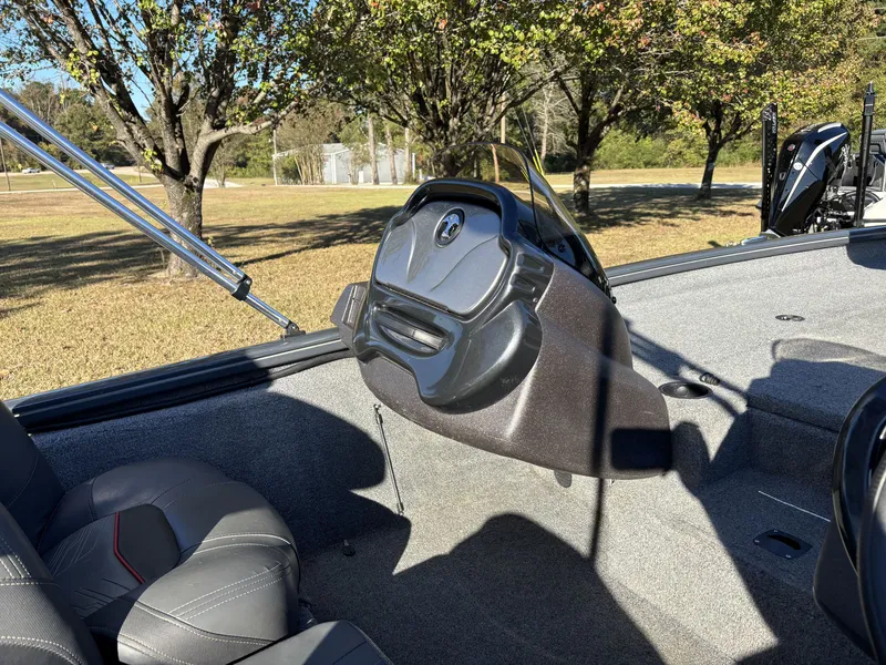 Slide: The Image of Tracker Pro Team 190 TX 2022 - 9