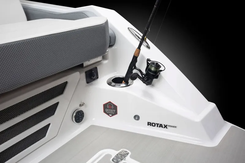 Slide: The Image of Scarab 235 SE 2026 - 11