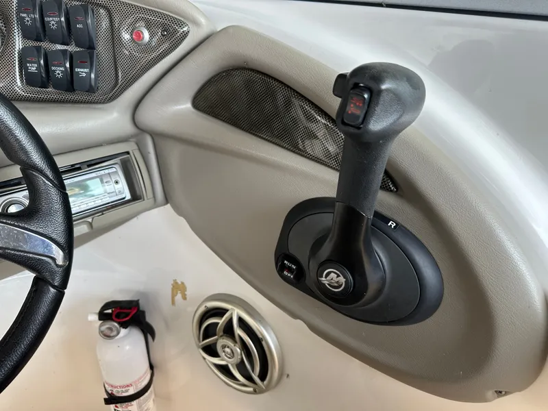 Slide: The Image of Crownline Boats 270BR 2011 - 17