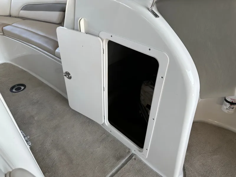 Slide: The Image of Crownline Boats 270BR 2011 - 20