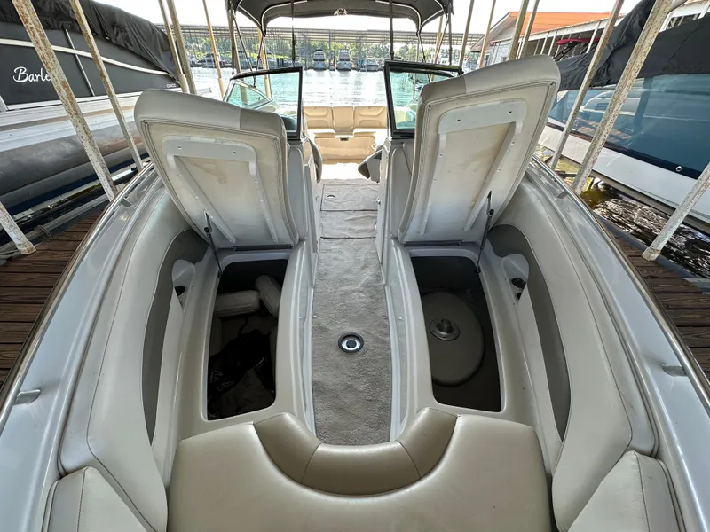 Slide: The Image of Crownline Boats 270BR 2011 - 22