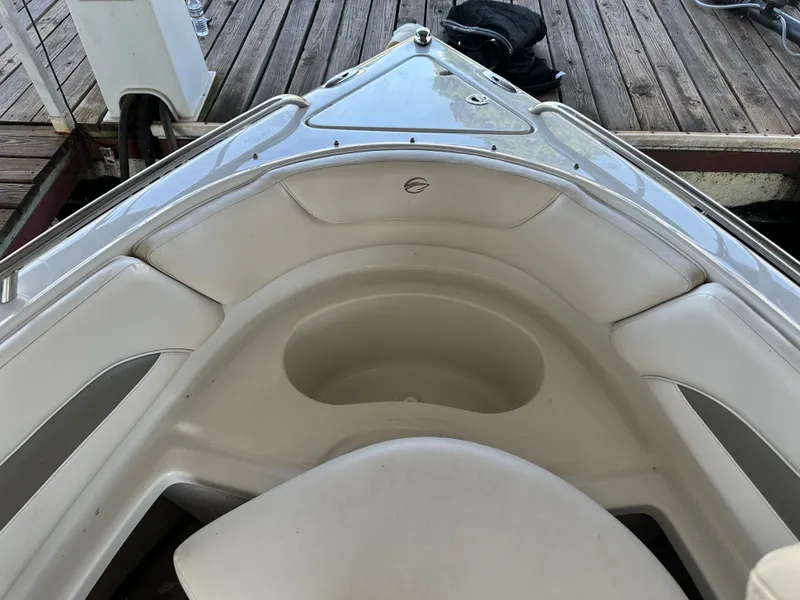 Slide: The Image of Crownline Boats 270BR 2011 - 23