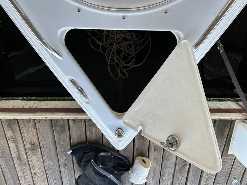 Slide: The Image of Crownline Boats 270BR 2011 - 24