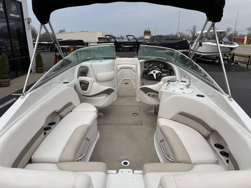Slide: The Image of Crownline Boats 270BR 2011 - 29