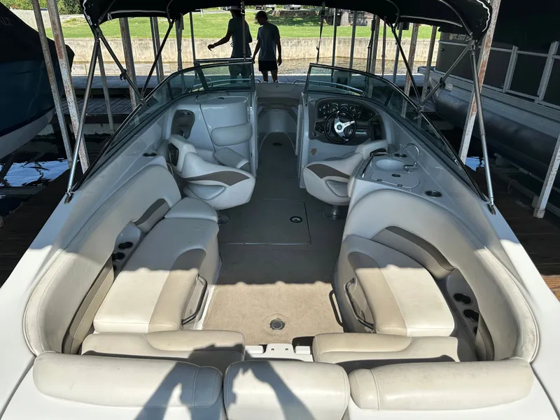 Slide: The Image of Crownline Boats 270BR 2011 - 4