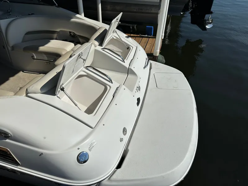 Slide: The Image of Crownline Boats 270BR 2011 - 5