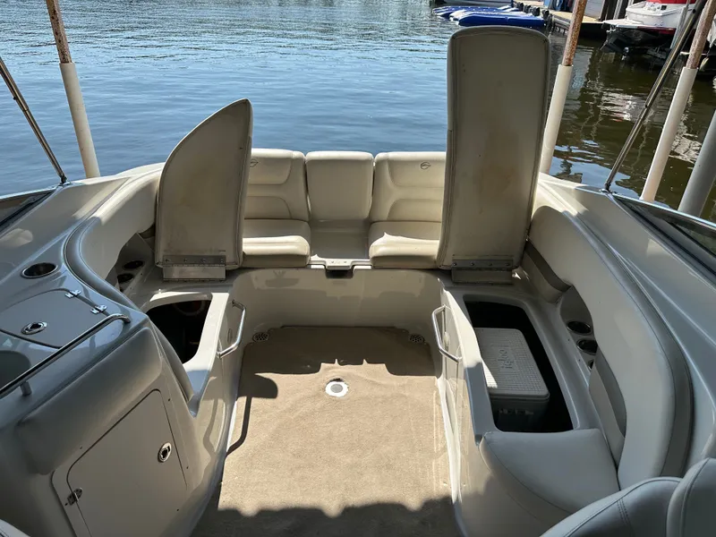 Slide: The Image of Crownline Boats 270BR 2011 - 7