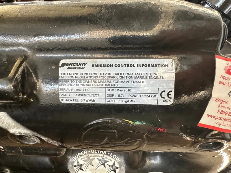 Slide: The Image of Crownline Boats 270BR 2011 - 9