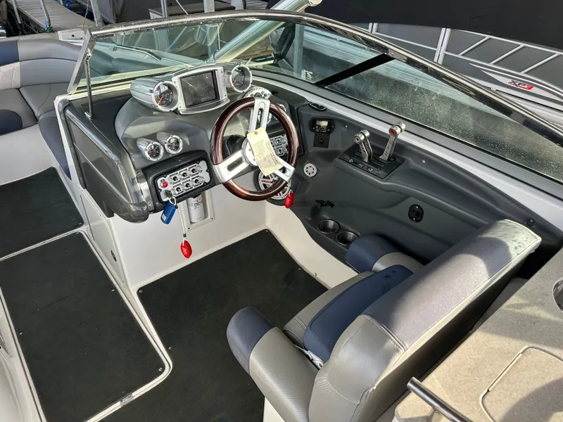 Slide: The Image of MasterCraft 280V 2011 - 12