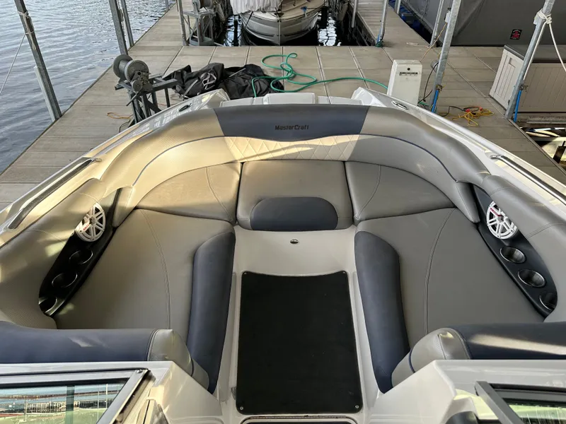 Slide: The Image of MasterCraft 280V 2011 - 20
