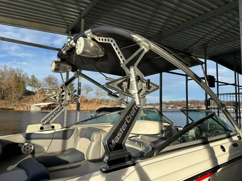 Slide: The Image of MasterCraft 280V 2011 - 22