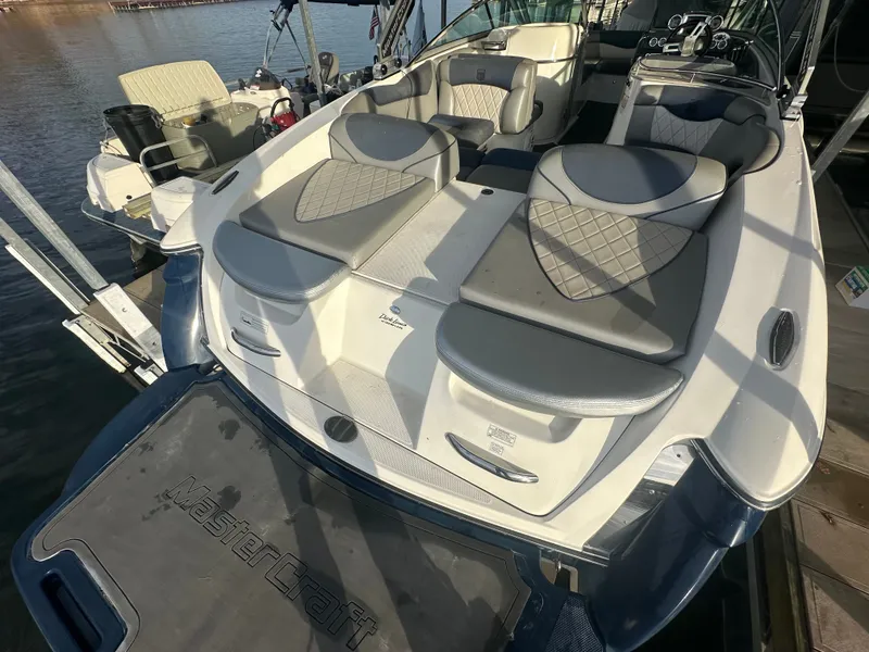 Slide: The Image of MasterCraft 280V 2011 - 3