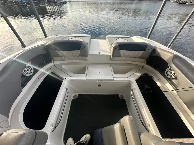 Slide: The Image of MasterCraft 280V 2011 - 7