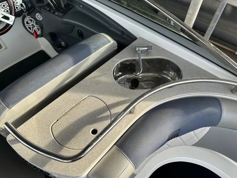 Slide: The Image of MasterCraft 280V 2011 - 9