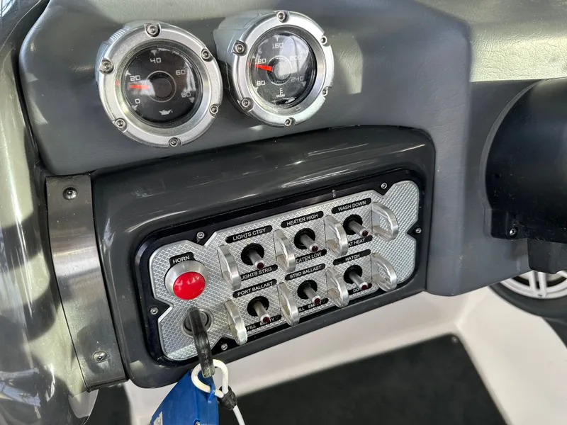 Slide: The Image of MasterCraft X-80 2011 - 14