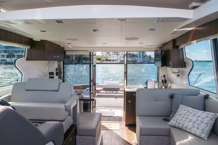 Slide: The Image of 2023 Cruisers Yachts 42 Cantius - Image 18 - 18