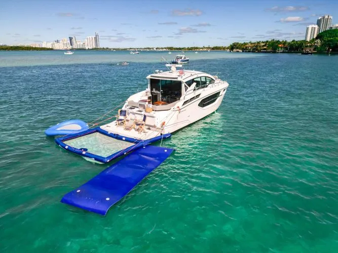 Slide: The Image of 2023 Cruisers Yachts 42 Cantius - Image 4 - 4