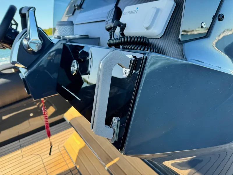 Slide: The Image of Control panel of 2025 Skipper-BSK 34 boat with Garmin device. - 31