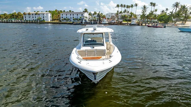 Slide: The Image of Boston Whaler 350 Realm 2020 - 16