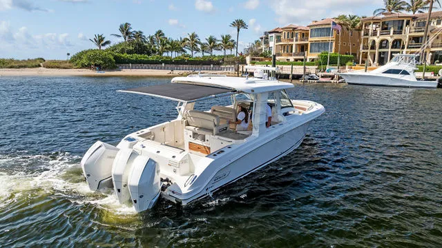 Slide: The Image of Boston Whaler 350 Realm 2020 - 19