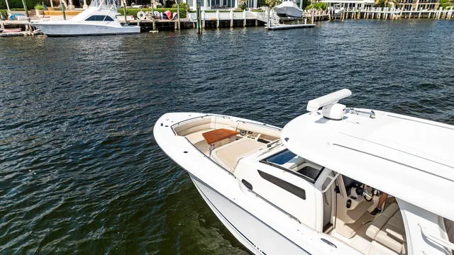 Slide: The Image of Boston Whaler 350 Realm 2020 - 20