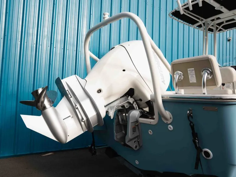 Slide: The Image of Boston Whaler 190 Montauk 2026 - 13