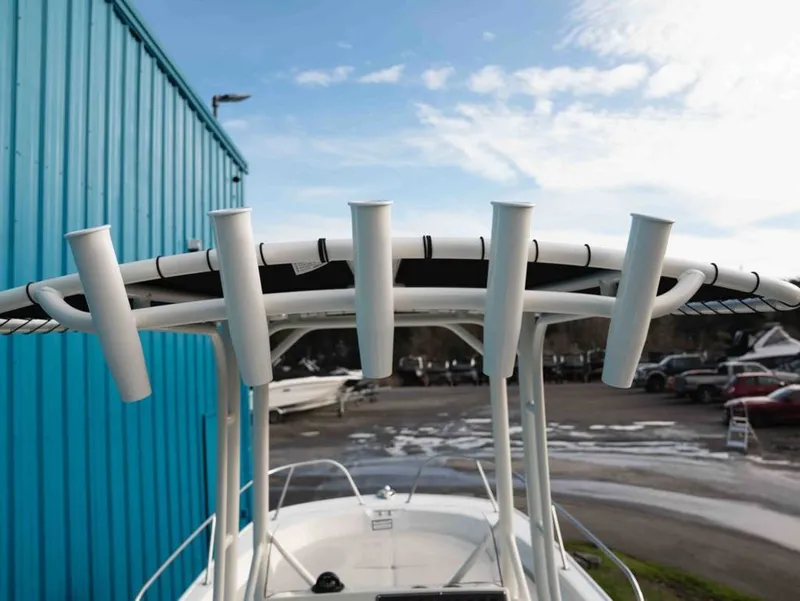 Slide: The Image of Boston Whaler 190 Montauk 2026 - 5