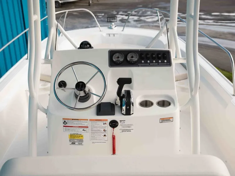 Slide: The Image of Boston Whaler 190 Montauk 2026 - 7