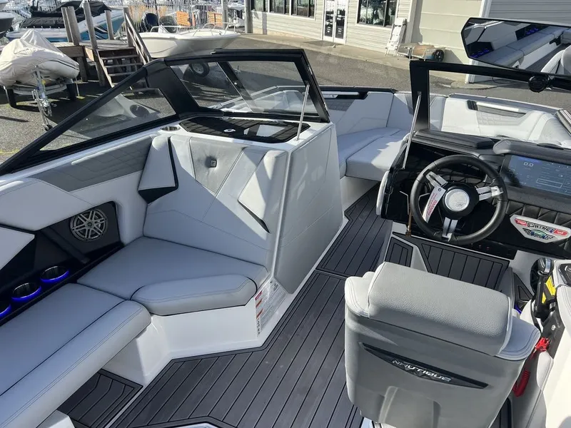 Slide: The Image of Nautique Super Air Nautique S25 2023 - 10