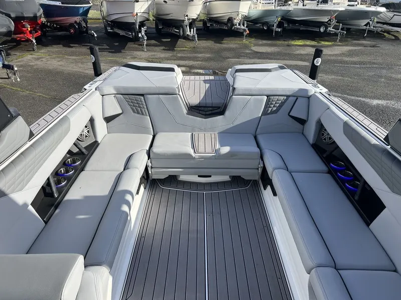 Slide: The Image of Nautique Super Air Nautique S25 2023 - 15