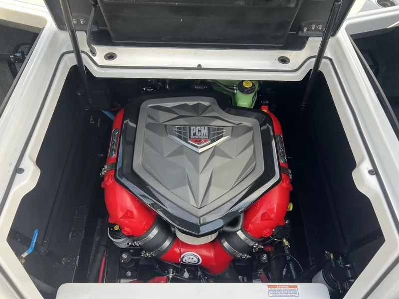 Slide: The Image of Nautique Super Air Nautique S25 2023 - 18