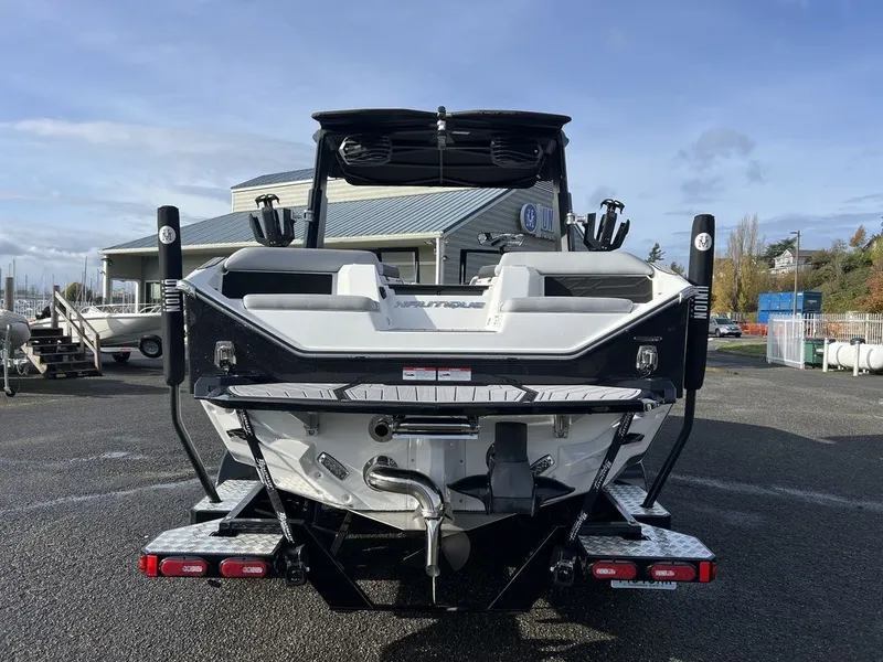 Slide: The Image of Nautique Super Air Nautique S25 2023 - 4