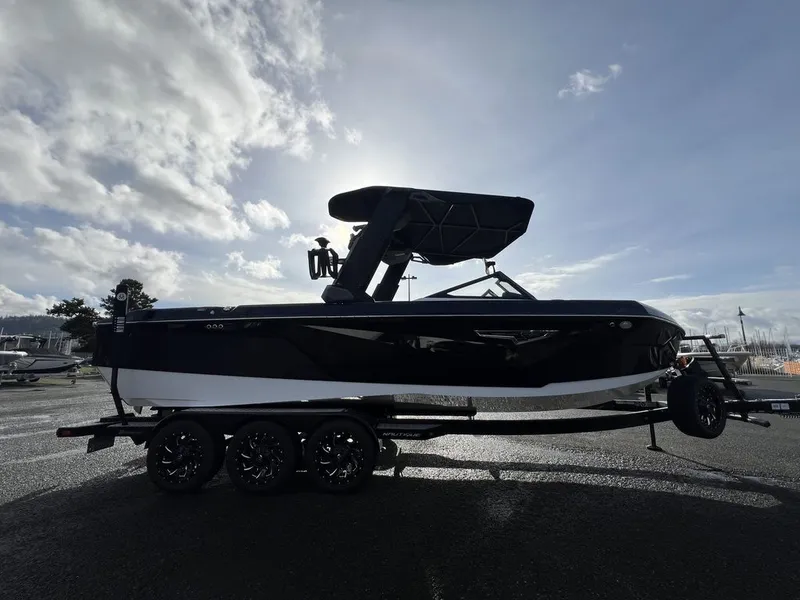 Slide: The Image of Nautique Super Air Nautique S25 2023 - 5