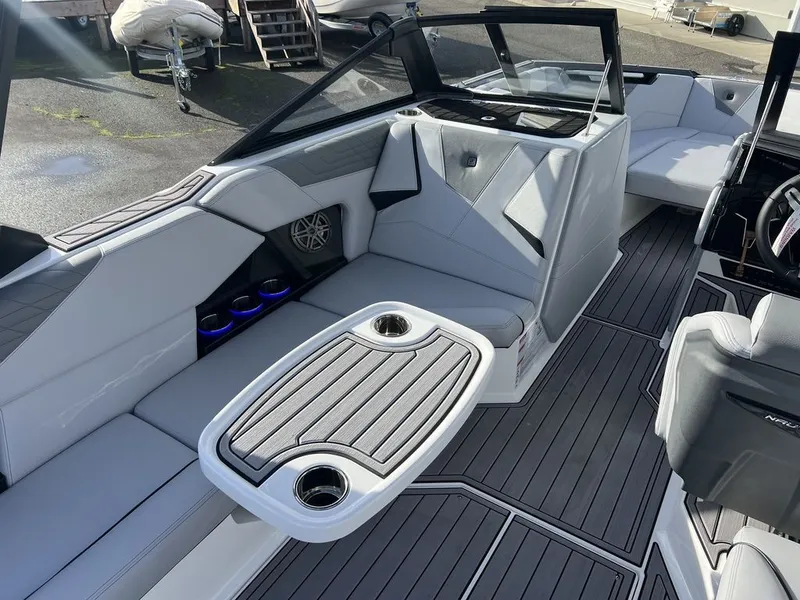 Slide: The Image of Nautique Super Air Nautique S25 2023 - 7