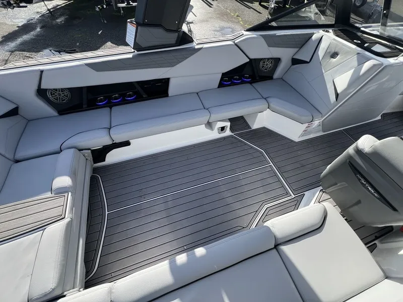 Slide: The Image of Nautique Super Air Nautique S25 2023 - 8