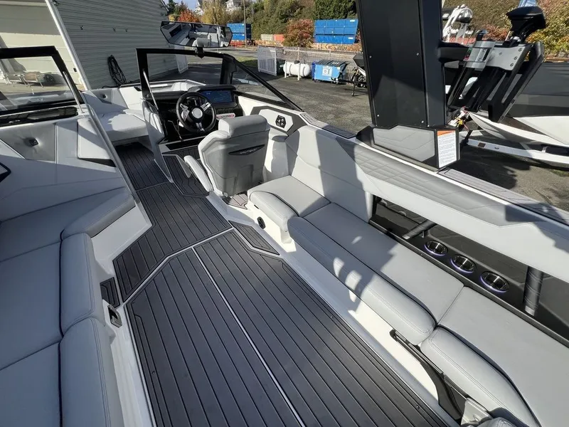 Slide: The Image of Nautique Super Air Nautique S25 2023 - 9