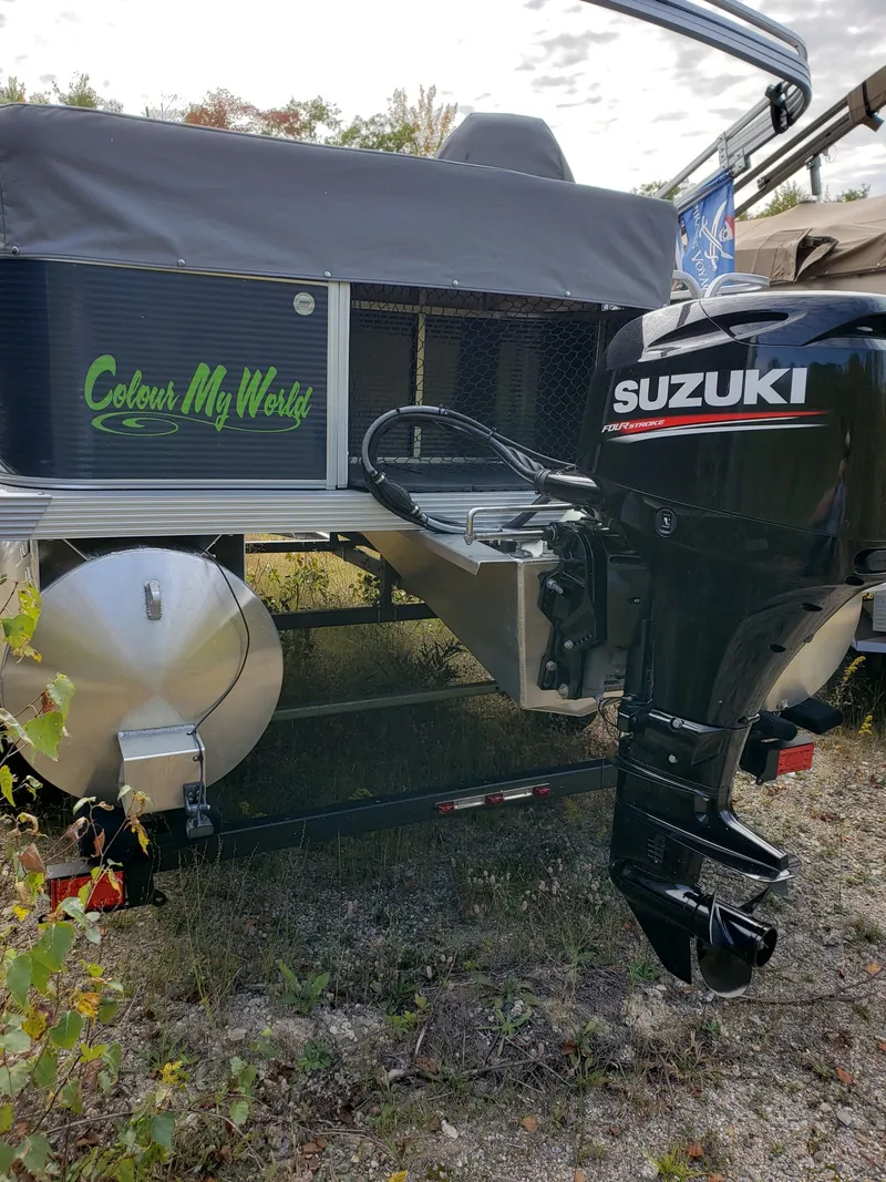 Slide: The Image of Apex Marine Qwest Edge 816 2018 - 3