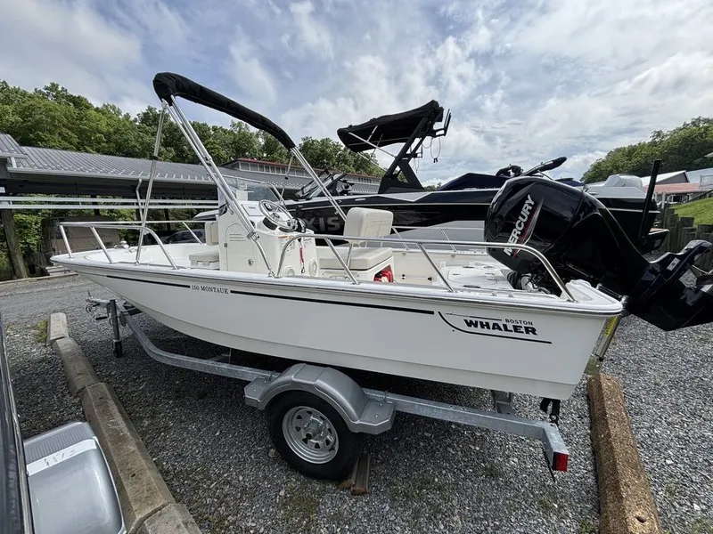 The Image of Boston Whaler 150 Montauk 2025 - 1