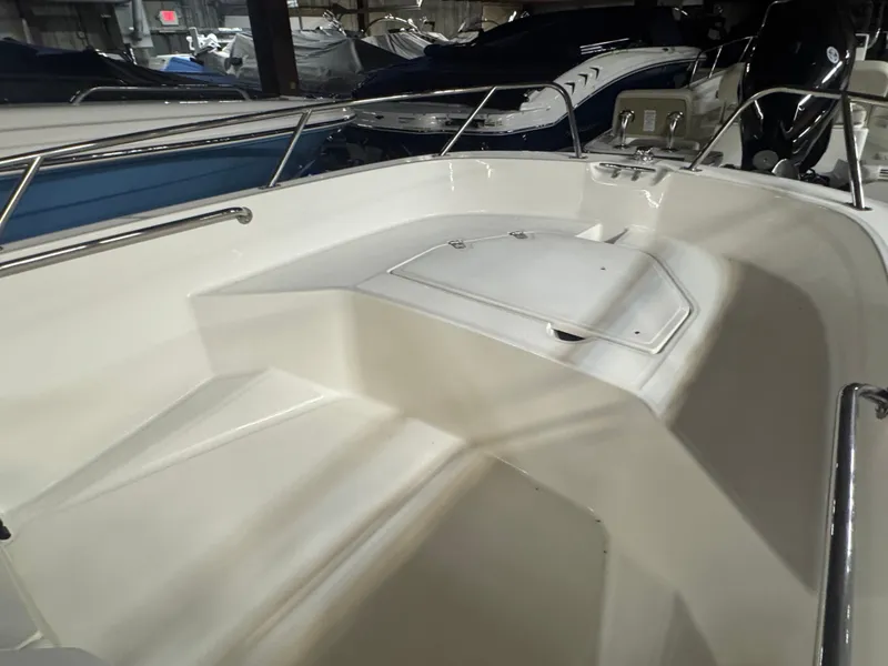 Slide: The Image of Boston Whaler 160 Super Sport 2026 - 10