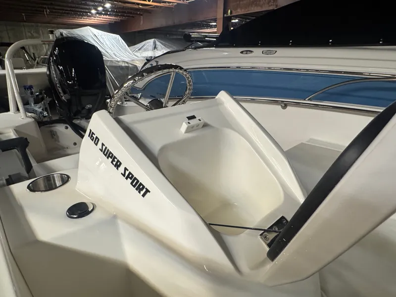 Slide: The Image of Boston Whaler 160 Super Sport 2026 - 11