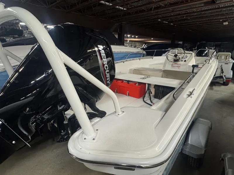 Slide: The Image of Boston Whaler 160 Super Sport 2026 - 6