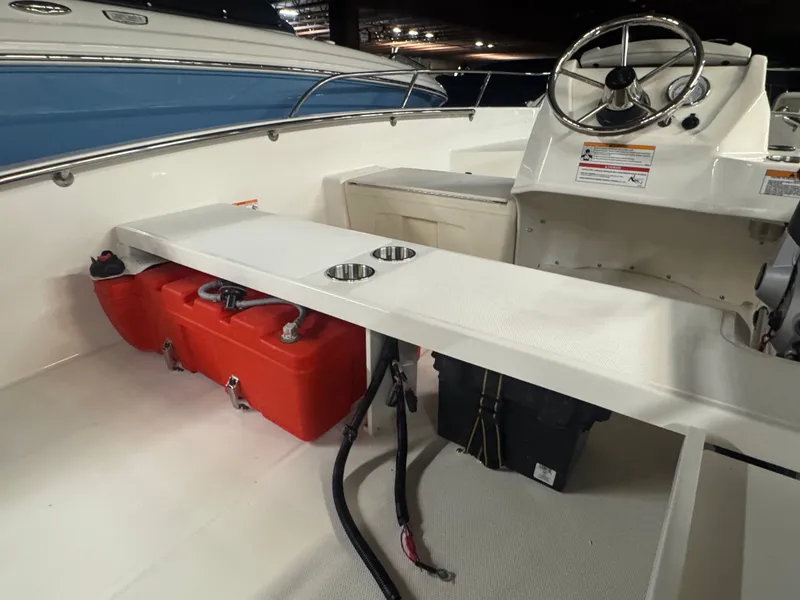 Slide: The Image of Boston Whaler 160 Super Sport 2026 - 7