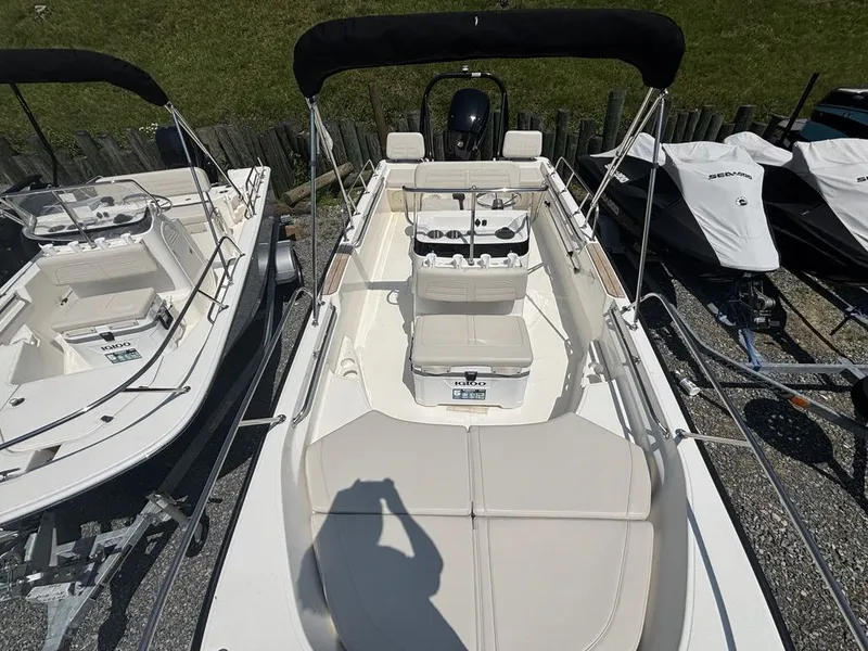 Slide: The Image of Boston Whaler 170 Montauk 2025 - 8