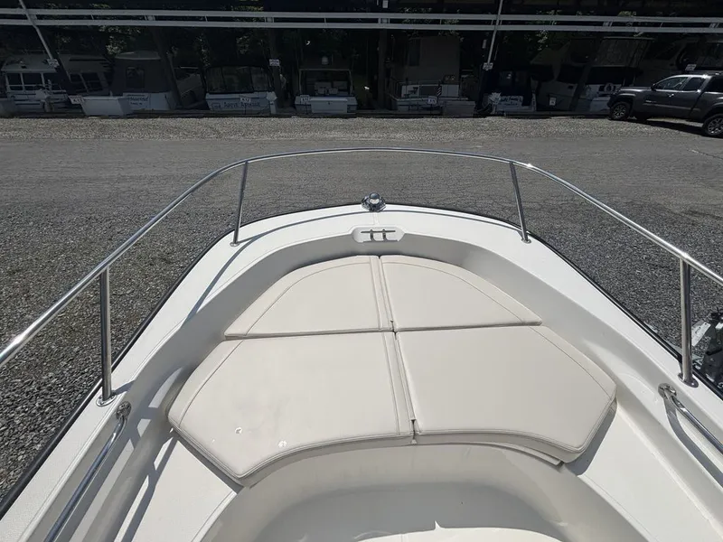 Slide: The Image of Boston Whaler 170 Montauk 2025 - 9