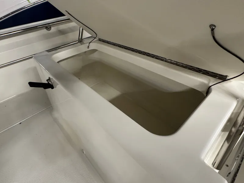 Slide: The Image of Boston Whaler 170 Montauk 2026 - 11