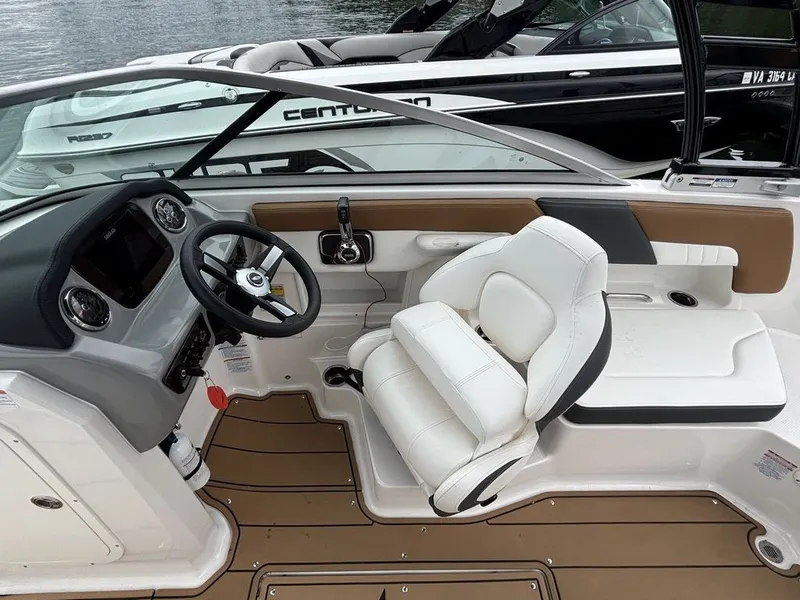 Slide: The Image of Chaparral 23 SSi 2023 - 5