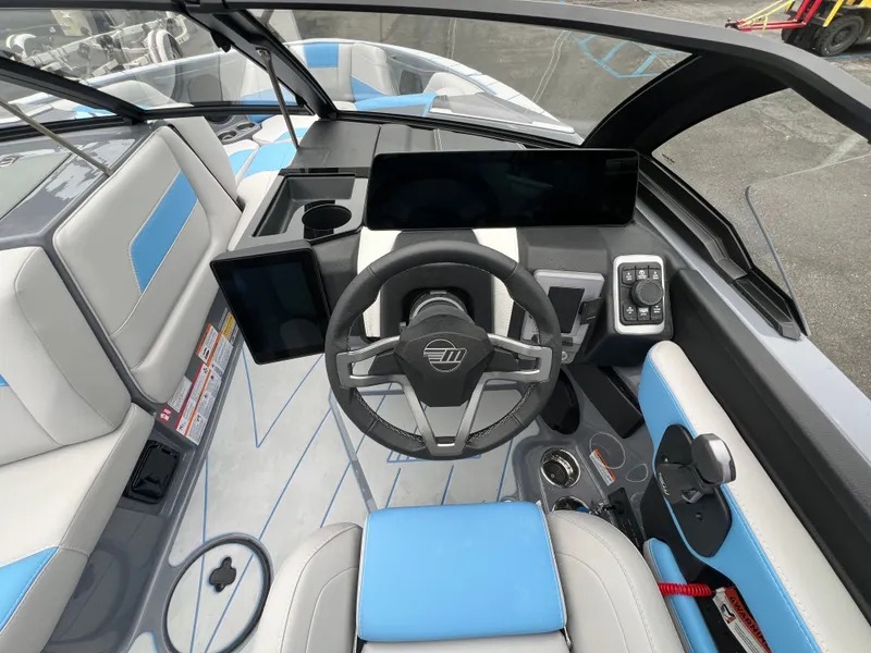 Slide: The Image of Malibu Wakesetter 20 VTX 2026 - 16