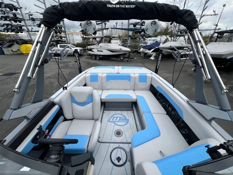 Slide: The Image of Malibu Wakesetter 20 VTX 2026 - 17