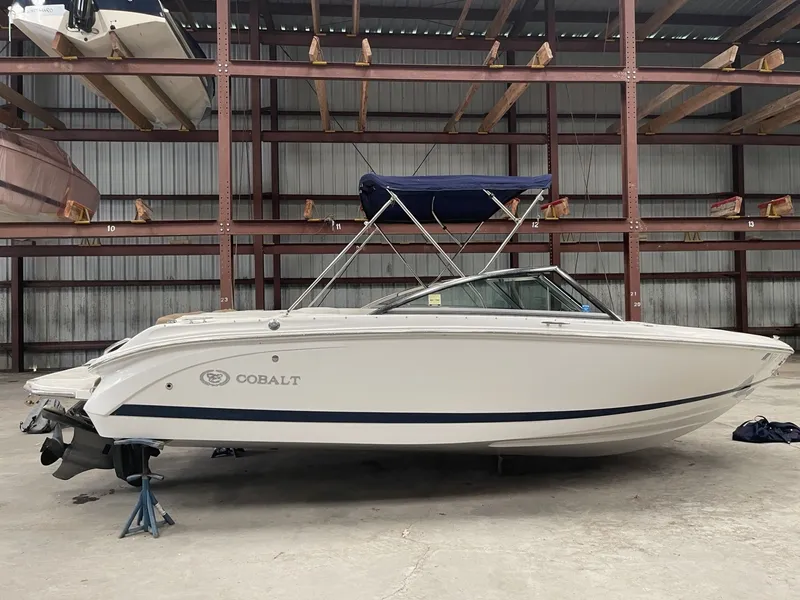 The Image of Cobalt 200S 2016 - 1