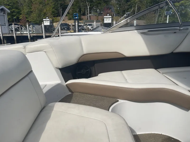 Slide: The Image of Cobalt 200S 2016 - 21